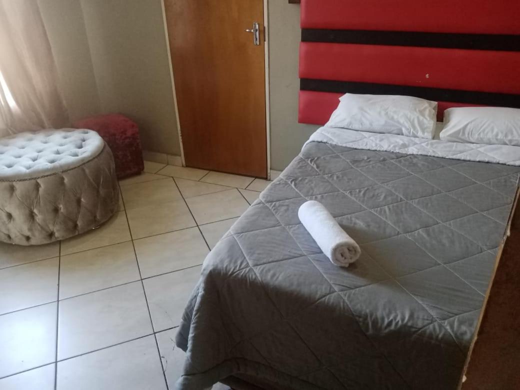 Ebony Guest House Pretoria-Noord Esterno foto