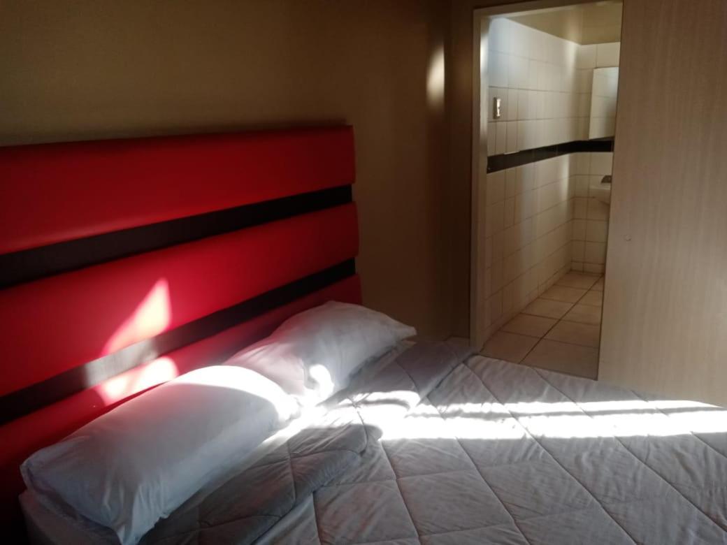 Ebony Guest House Pretoria-Noord Esterno foto
